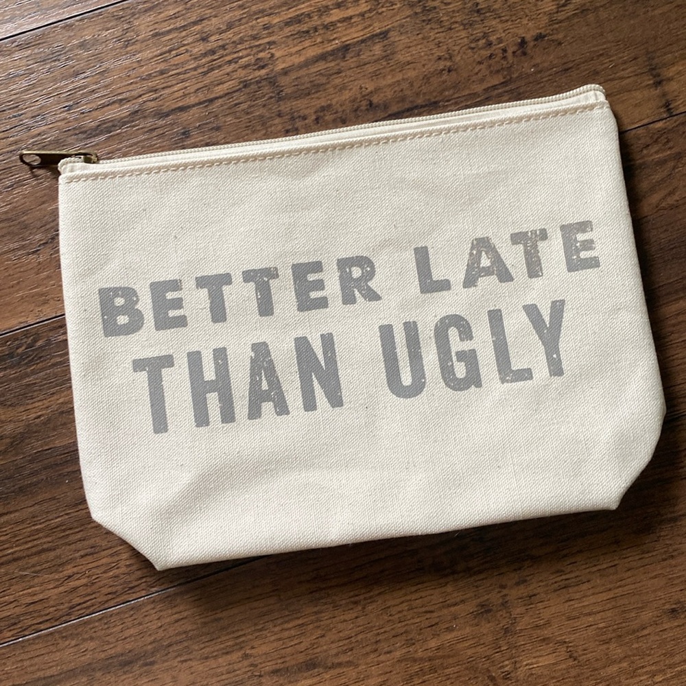 Southern Fried Design Barn Pouch - NWOT